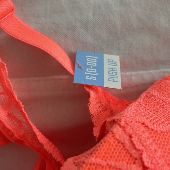 Pink Bra - Picture 3 of 3